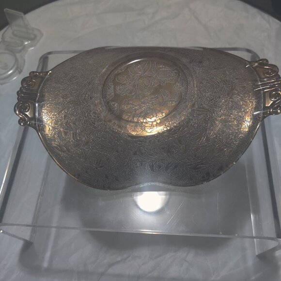 Gold over silver tray top, glass on bottom. Vintage serving tray for bon-bons. - Picture 5 of 6